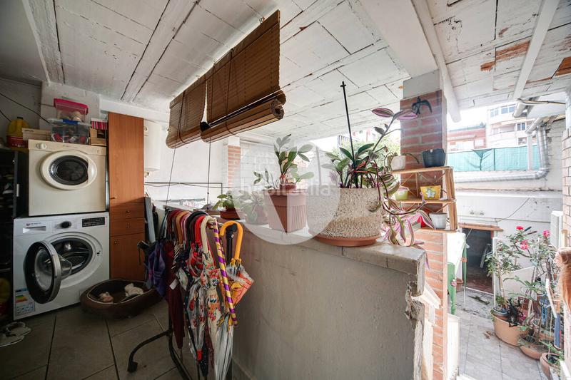 Foto 3aff169d-c638-4606-9085-62146a54c3c6. Planta baja oportunidad única zona bòbiles diagonal colomeres! en Gavà