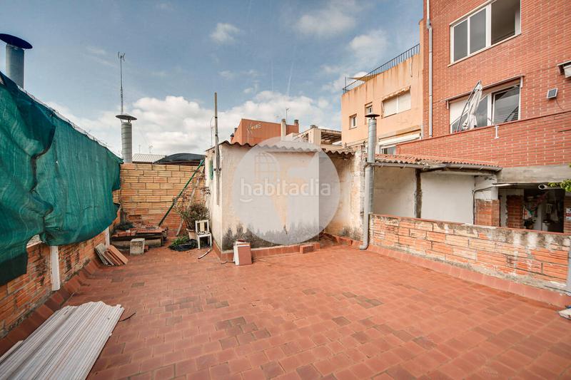 Foto a9b08723-b300-40e6-bbc7-81fc8dd9e392. Planta baja oportunidad única zona bòbiles diagonal colomeres! en Gavà