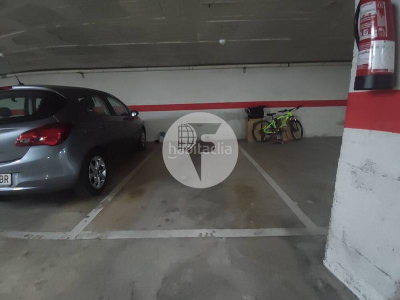 Foto 556abc9d-e33e-4188-8e7f-8501f7b2206a. Posto auto in Estació de França Mollet del Vallès