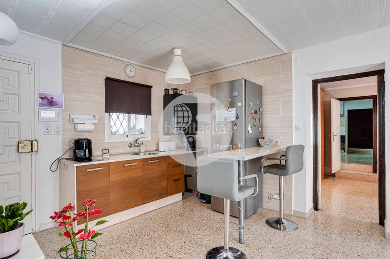 Foto 23220000-a404-4cf3-a7de-817cb182c3d4. House with heating parking pool in La Miranda Esplugues de Llobregat