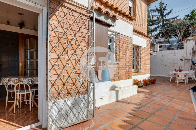 Foto 28e5d8b1-ae63-4944-be2a-1b141036a5f5. House with heating parking pool in La Miranda Esplugues de Llobregat