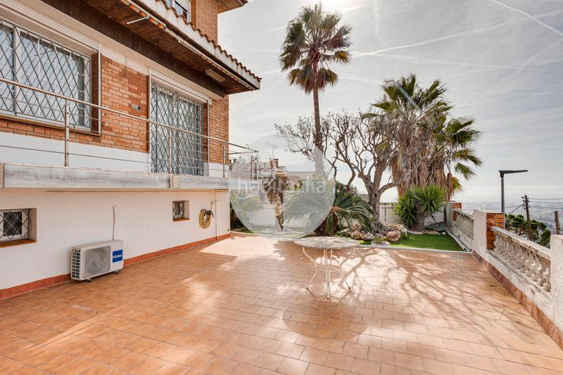 Foto 306b44cf-c667-4b58-a58f-047cb229999e. House with heating parking pool in La Miranda Esplugues de Llobregat