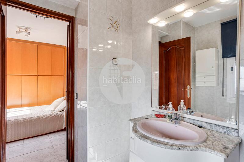 Foto 5adeb52b-0c42-4879-a4f5-1854be8ef9fe. House with heating parking pool in La Miranda Esplugues de Llobregat