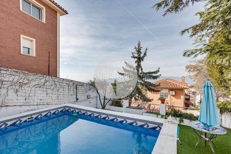 Foto 7756c0a5-f55a-4c46-bfc2-32765ec45749. House with heating parking pool in La Miranda Esplugues de Llobregat