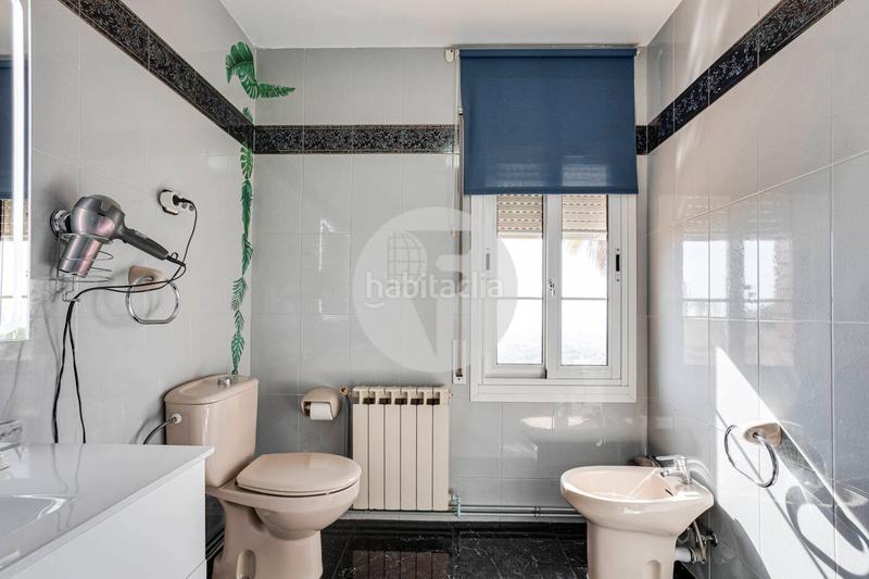 Foto 7c04518b-2019-46f8-9671-1693e2ddc5ed. House with heating parking pool in La Miranda Esplugues de Llobregat