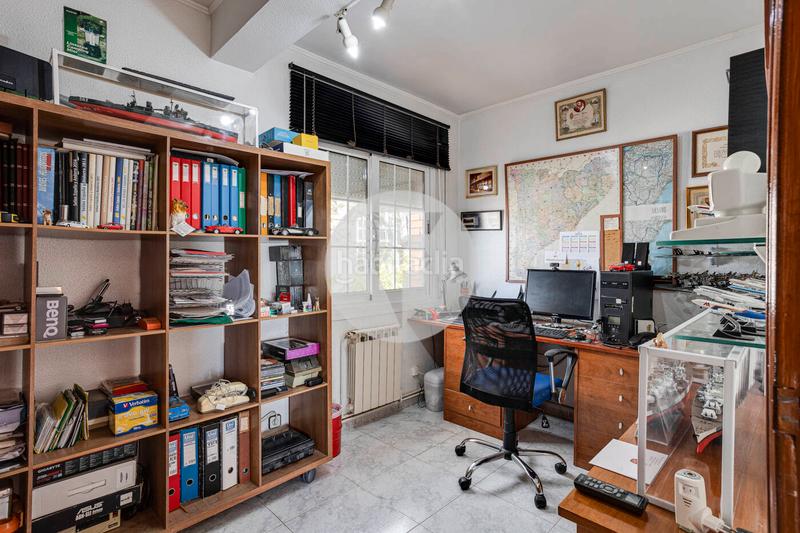 Foto 8f89fb11-2398-4445-bcf8-c5b5d5ec6759. House with heating parking pool in La Miranda Esplugues de Llobregat