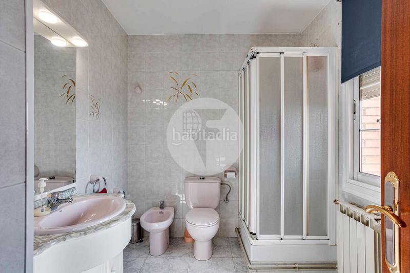 Foto a6443b24-ff0a-4586-b5da-3f18dbfc63b2. House with heating parking pool in La Miranda Esplugues de Llobregat