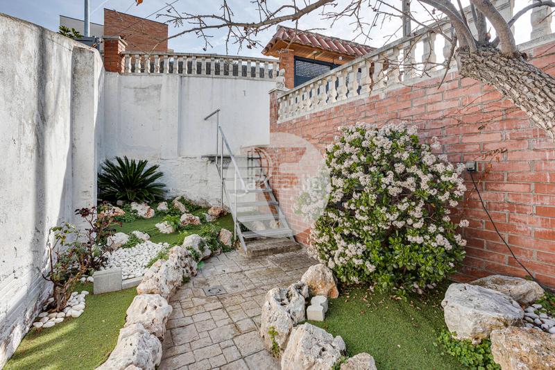 Foto f5c99602-505a-4613-8ba1-a634f2e0db92. House with heating parking pool in La Miranda Esplugues de Llobregat