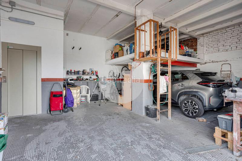 Foto f866a8a4-b0af-4e77-a20e-2ef8428afe8d. House with heating parking pool in La Miranda Esplugues de Llobregat