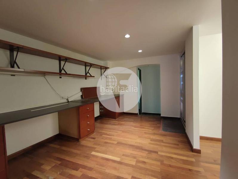 Foto 99675440-242e-4a78-801d-3fd695a68a94. Local commercial dans Gòtic Barcelona