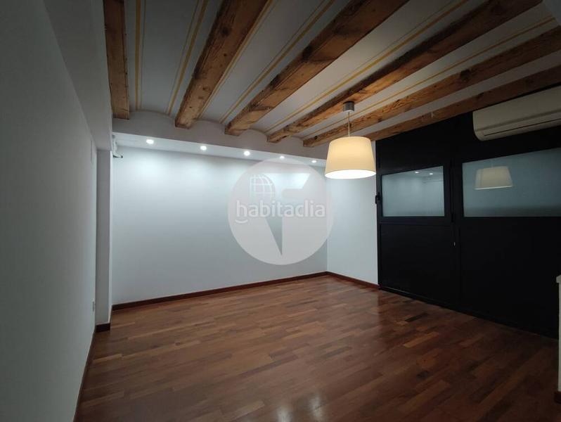 Foto b04e3624-f86b-42b2-a785-6de3316abbfa. Local commercial dans Gòtic Barcelona