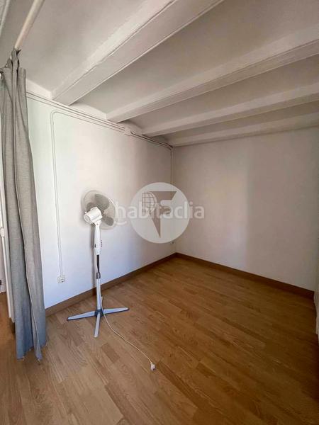 Foto 2ed7a69b-a6a9-4627-9dad-5679c9fe5c64. Alquiler loft en Raval Barcelona
