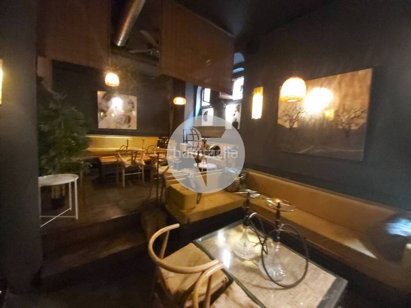 Foto 689e4f44-b3c7-4776-8863-b8bb1fe8c490. Local comercial a Raval Barcelona
