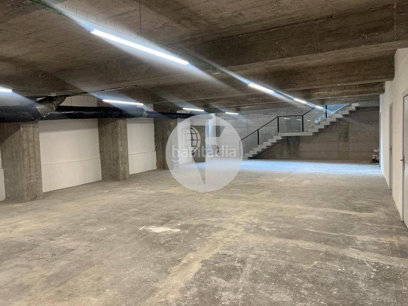 Foto b617dcd2-3f03-490f-a55d-249c3772f240. Lloguer local comercial a Poblenou Barcelona