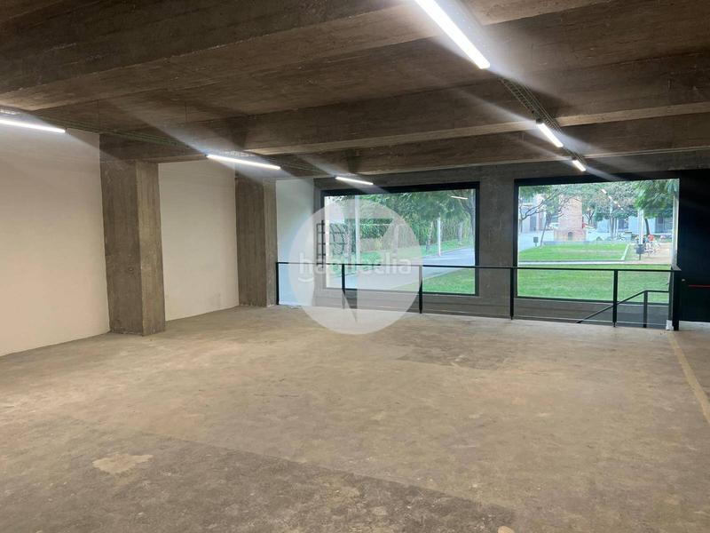 Foto 56f3978e-5c54-473e-9373-101ad511bed9. Location local commercial dans Poblenou Barcelona