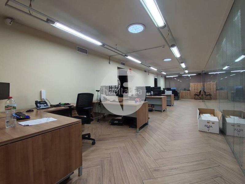 Foto f81bde45-bda0-4c00-9a96-a80e73908441. Geschäftsraum mit heizung in Poblenou Barcelona