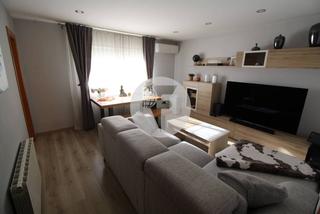 Àtic a Centre. Ático reformado en pleno centro de viladecans