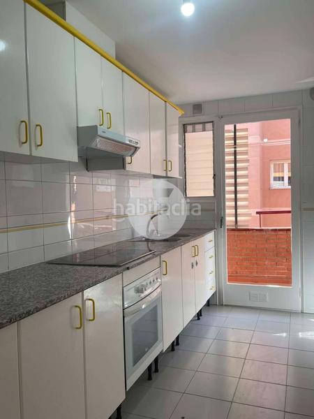 Foto 2e7a9101-6579-4dc1-8fea-171209e9a419. Location appartement avec chauffage parking dans Sants-Badal Barcelona