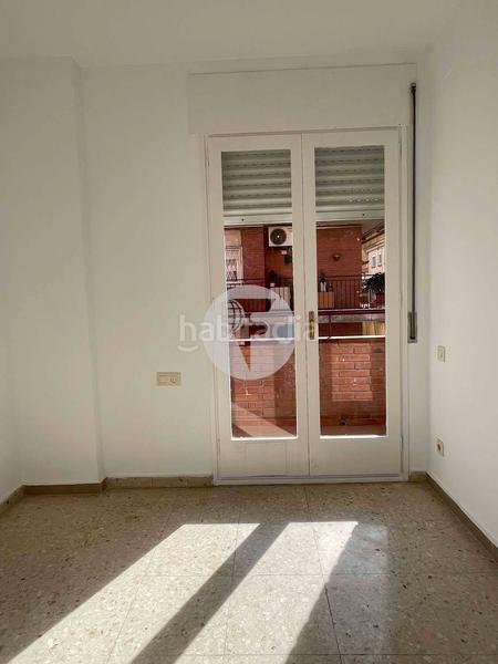 Foto f9db3796-d996-4243-8567-c5616daa6fce. Rent flat with heating parking in Sants-Badal Barcelona