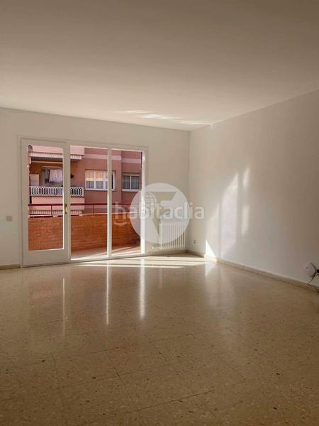 Foto fa487498-bb94-44fa-a9ac-33de3eb79ae9. Rent flat with heating parking in Sants-Badal Barcelona