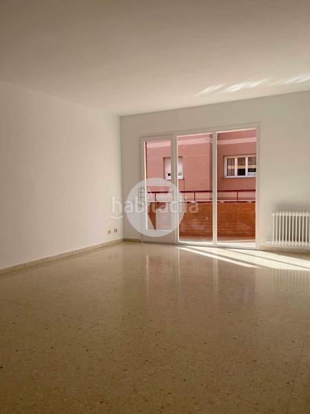 Foto ac32a2fe-eb37-4e6a-a1fb-573ab4e142d0. Alquiler piso en Sants-Badal Barcelona