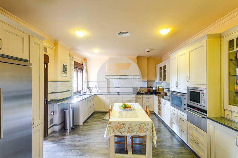 Foto cb213c7c-b2bd-4e35-8382-75817a57f5a7. Casa amb calefacció aparcament piscina a Molino de la Hoz Rozas de Madrid (Las)