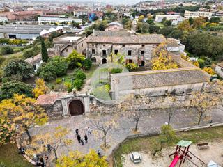 Masia a Canovelles. Can castells  majestuosa masa histrica en canovelles, con enca
