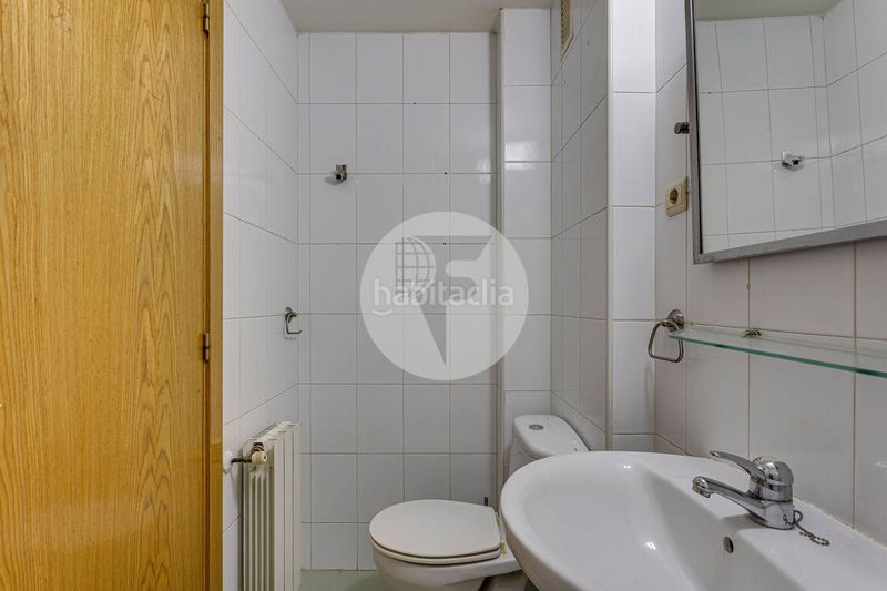 Foto 68b10090-ae91-4011-aaa1-85809584c561. Pis amb calefacció aparcament piscina a La Marina del Port Barcelona