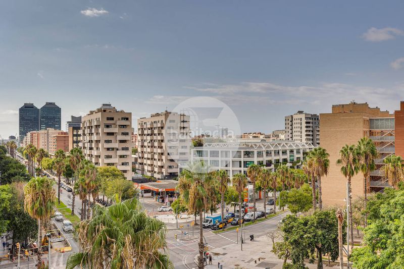 Foto cedc5f7a-8f01-4d74-a9e1-8c74cfaf38f7. Pis amb calefacció aparcament piscina a La Marina del Port Barcelona