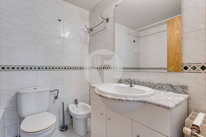 Foto d7a7d78e-36a5-4fd5-b868-616b7ac3be68. Pis amb calefacció aparcament piscina a La Marina del Port Barcelona