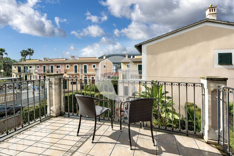 Foto 22f23fbf-8e4f-4e10-b53f-cefd0a27b579. Casa aparellada amb piscina a port d´Alcúdia-platja dálcúdia Alcúdia