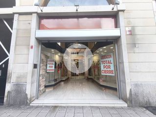 Lloguer Local Comercial a El Mercat. Se ofrece traspaso de local comercial con contrato de alquiler v