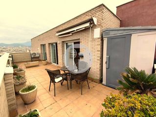 Duplex in Cementiri Vell. Ático dúplex de lujo con 3 terrazas en vallparadís  universitat