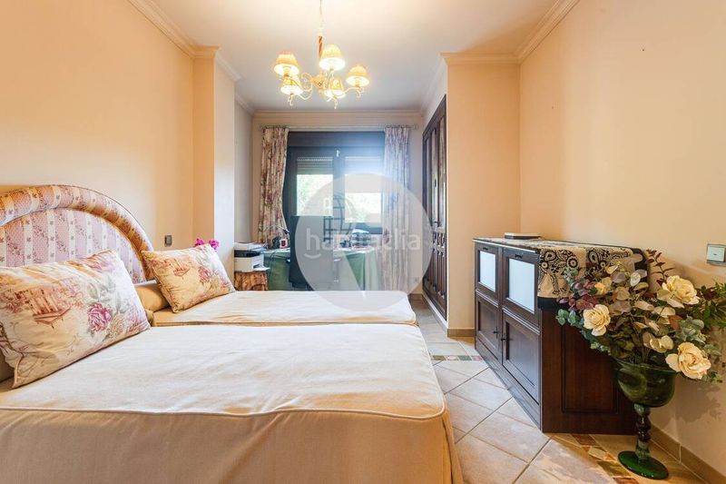 Foto 231a51d5-7537-4aed-bc32-4d447431b75c. Casa amb calefacció aparcament piscina a Molino de la Hoz Rozas de Madrid (Las)