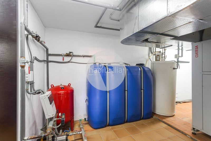 Foto 33d39454-f91a-4563-8fa3-dd84665bdf09. Casa amb calefacció aparcament piscina a Molino de la Hoz Rozas de Madrid (Las)