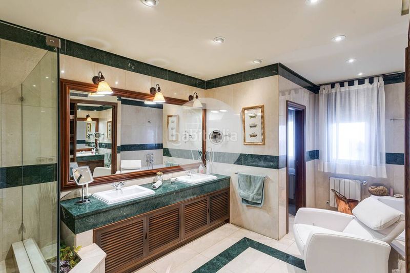 Foto 425e4f80-1fdf-4c59-bddd-6bfd5d89c6da. Casa amb calefacció aparcament piscina a Molino de la Hoz Rozas de Madrid (Las)