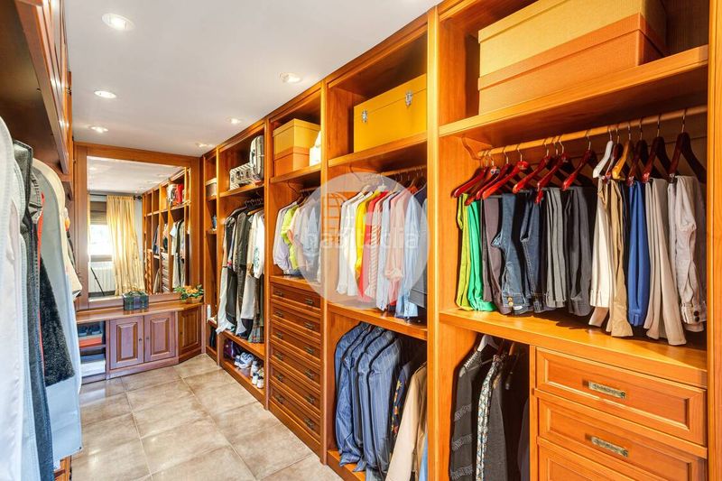 Foto 51b42e9b-5627-4b01-a822-0bb55ef9ee40. Casa amb calefacció aparcament piscina a Molino de la Hoz Rozas de Madrid (Las)