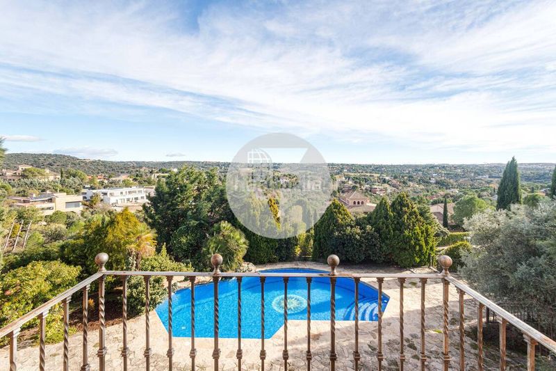 Foto 5a4f163b-7293-4cc1-b540-a0f0a81ef918. Casa amb calefacció aparcament piscina a Molino de la Hoz Rozas de Madrid (Las)