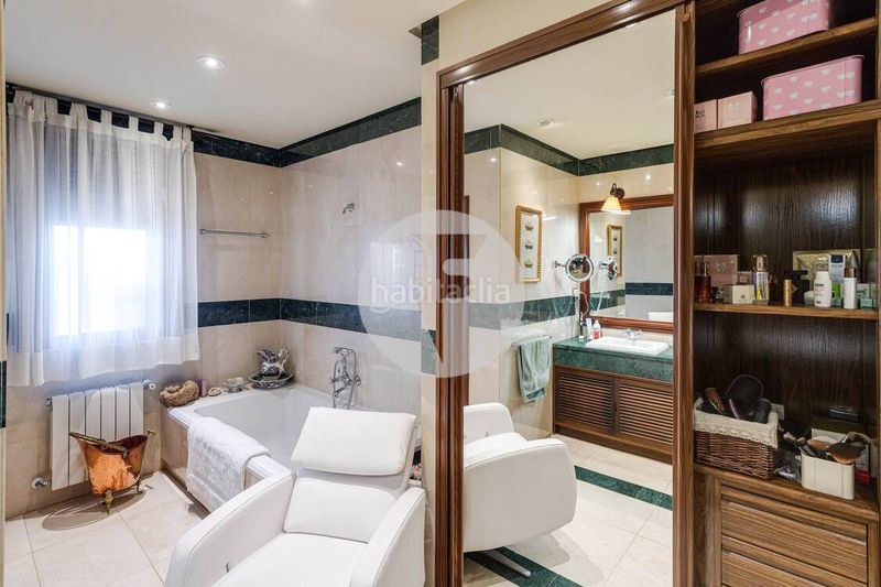 Foto b4c070e0-6cbe-4659-9fd1-520d748b1890. Casa amb calefacció aparcament piscina a Molino de la Hoz Rozas de Madrid (Las)