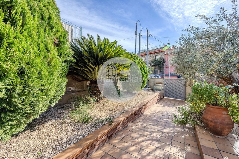Foto 748b061e-a5e2-4a81-8e1c-595bbfc5c952. Casa exclusiva finca con gran parcela y posibilidad de segunda vivienda independiente en Granollers
