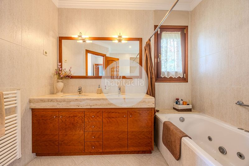 Foto 9997353c-7406-4ff1-a1f9-32b8a9c28c1a. Casa exclusiva finca con gran parcela y posibilidad de segunda vivienda independiente en Granollers