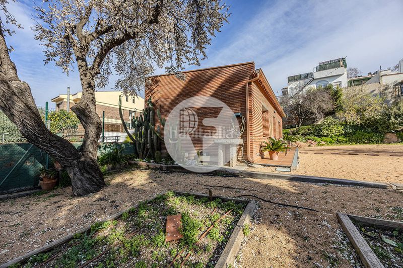 Foto c9b83467-0d8b-419b-9dd9-5d4dbe2bfd75. Casa exclusiva finca con gran parcela y posibilidad de segunda vivienda independiente en Granollers