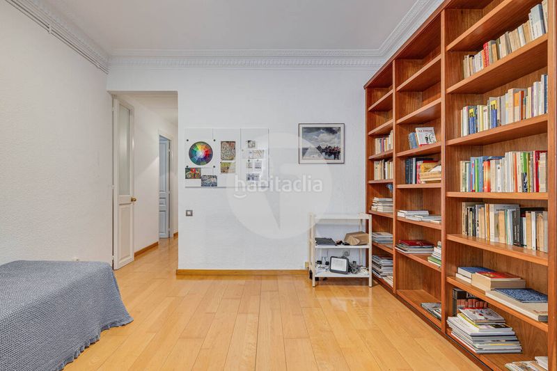 Foto 5bb30eba-f02f-4f9a-b077-f8548b3d30cc. Pis amb calefacció a Dreta de l´Eixample Barcelona