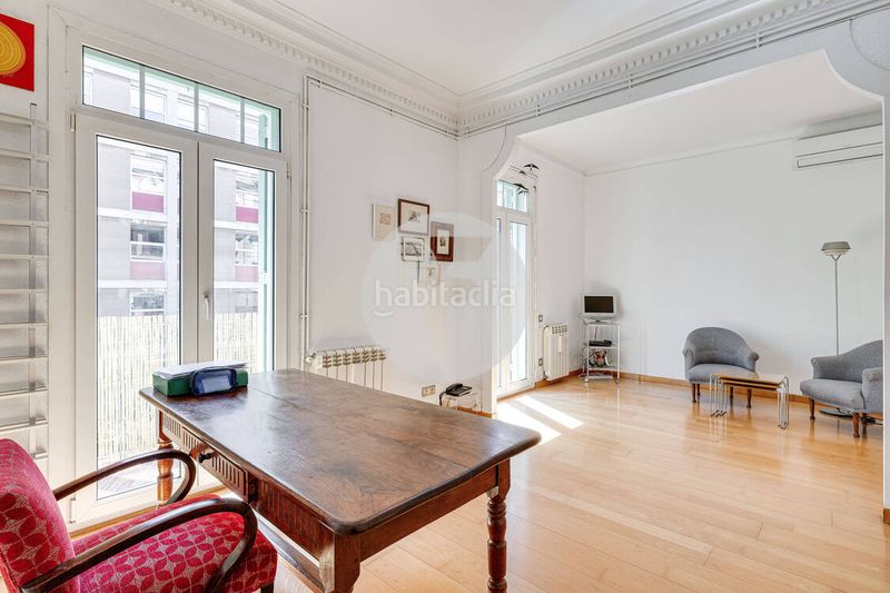 Foto 735239ae-056e-4d93-baa2-cf8135697680. Pis amb calefacció a Dreta de l´Eixample Barcelona