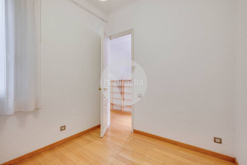 Foto e037472a-a379-471f-ad2f-46c5f473cffc. Pis amb calefacció a Dreta de l´Eixample Barcelona