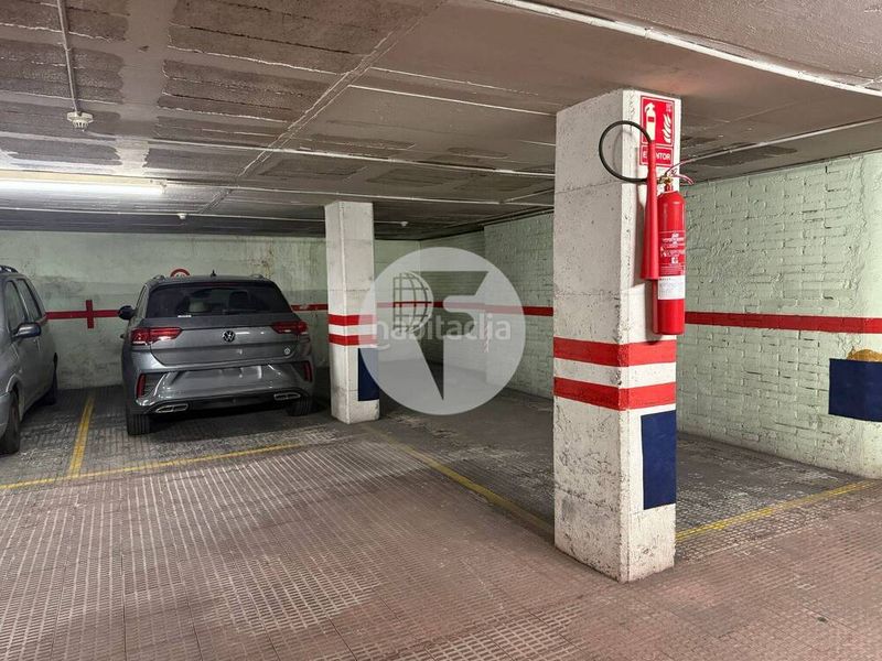 Foto 224f01c4-a847-431f-a074-ba84d1d30830. Aparcament cotxe a Putget - Farró Barcelona