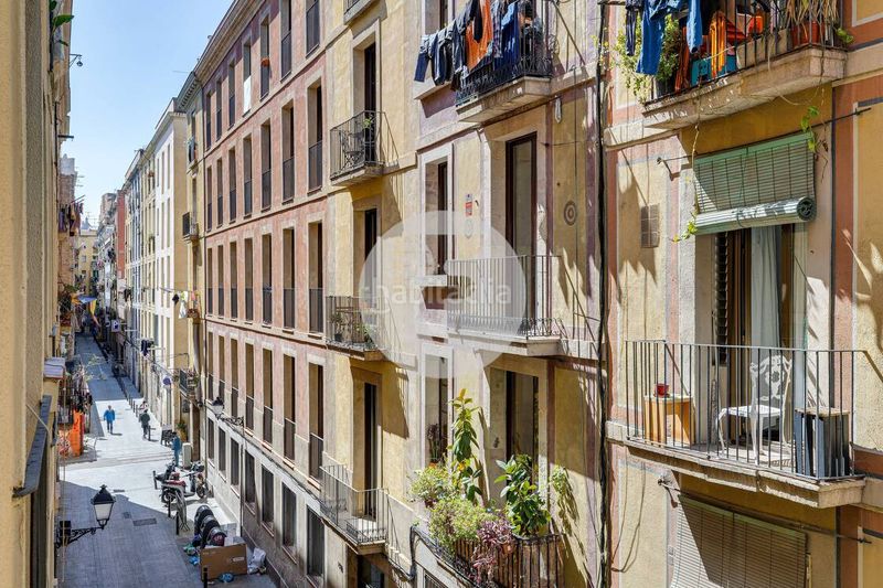 Foto 14fb96b0-9888-463e-bda6-8d77a9a4686e. Piso  en venta en calle aurora, en Raval Barcelona