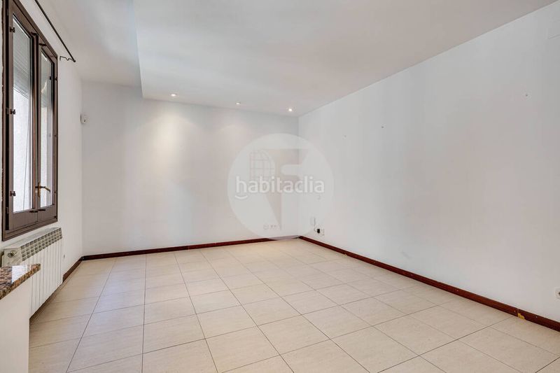 Foto a271a0b5-2436-4eea-95c4-71c7498ad576. Piso  en venta en calle aurora, en Raval Barcelona