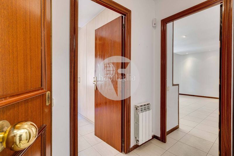 Foto a5a58aab-b9eb-4269-965a-0bdde14efae3. Piso  en venta en calle aurora, en Raval Barcelona