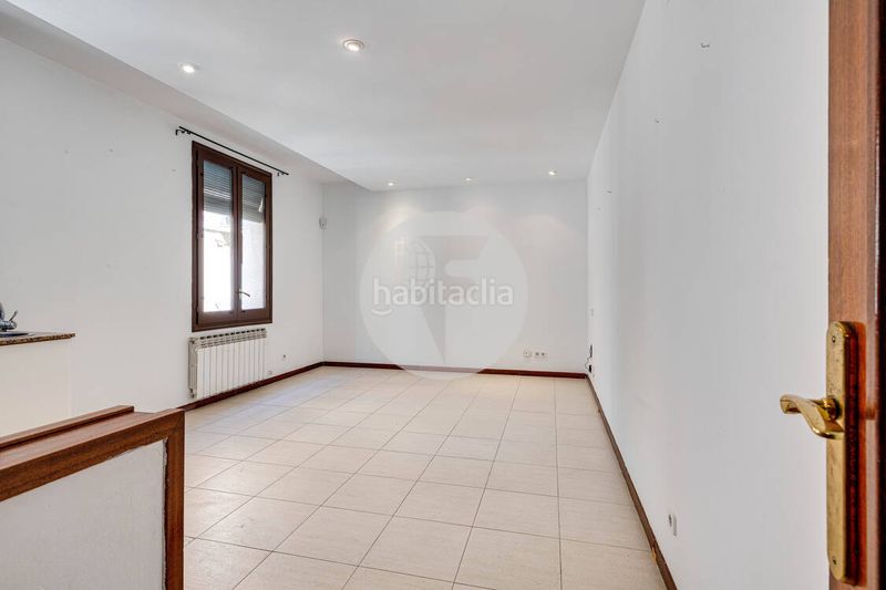Foto de9ec5ef-5eca-4e82-b317-53f9861d9997. Piso  en venta en calle aurora, en Raval Barcelona